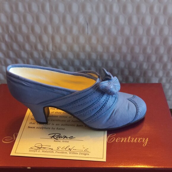 Just The Right Shoe  By Raine Class Act  Mini Figurine 25042 - Picture 6 of 12